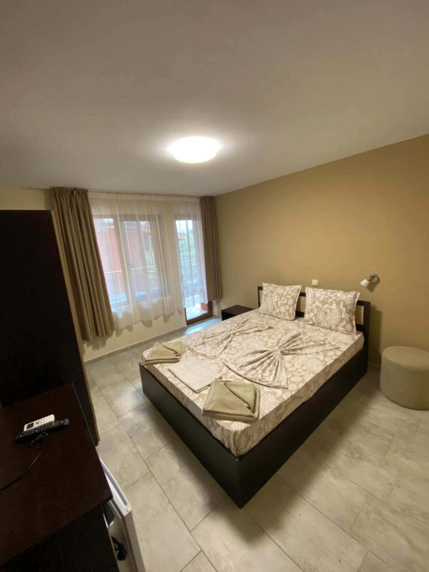 Guest Rooms Wild Duck Ezerets Exterior foto