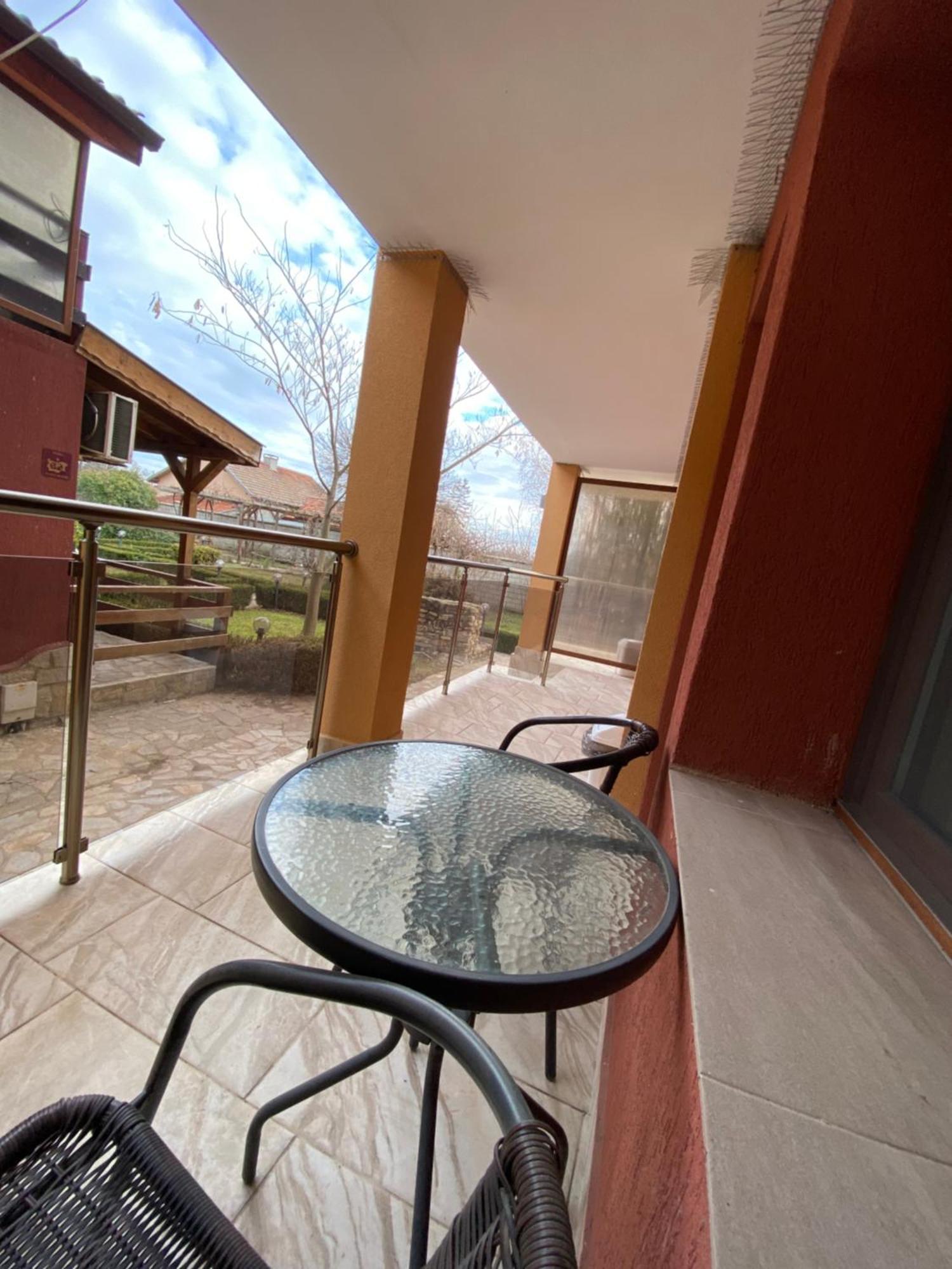 Guest Rooms Wild Duck Ezerets Exterior foto