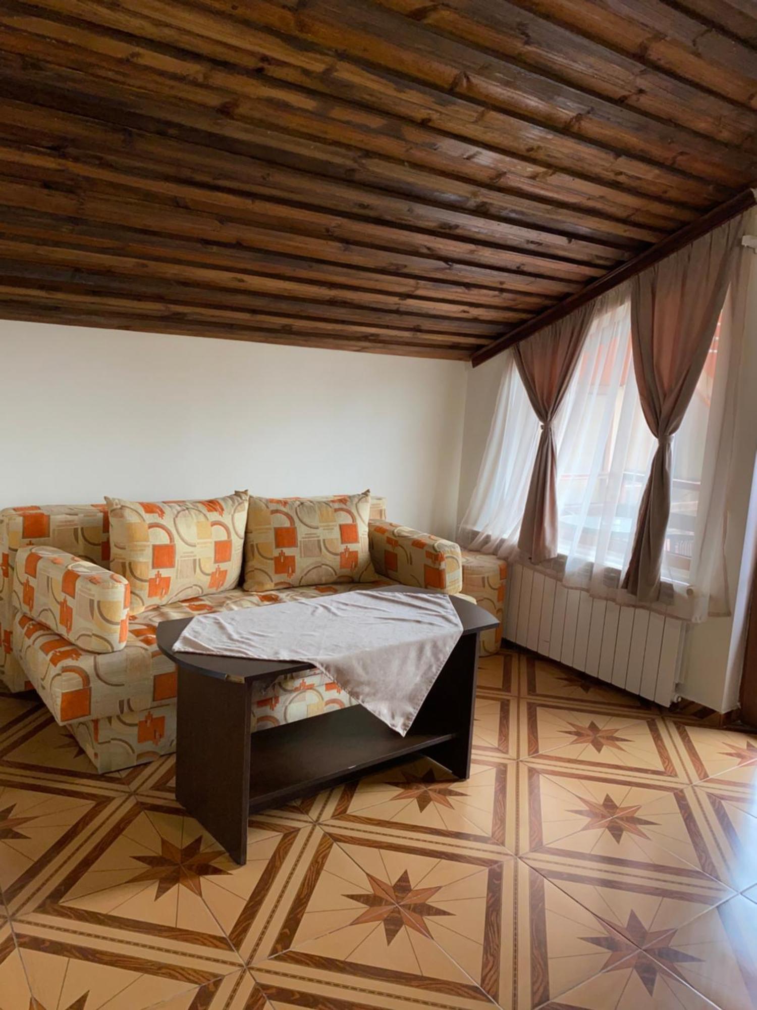 Guest Rooms Wild Duck Ezerets Exterior foto